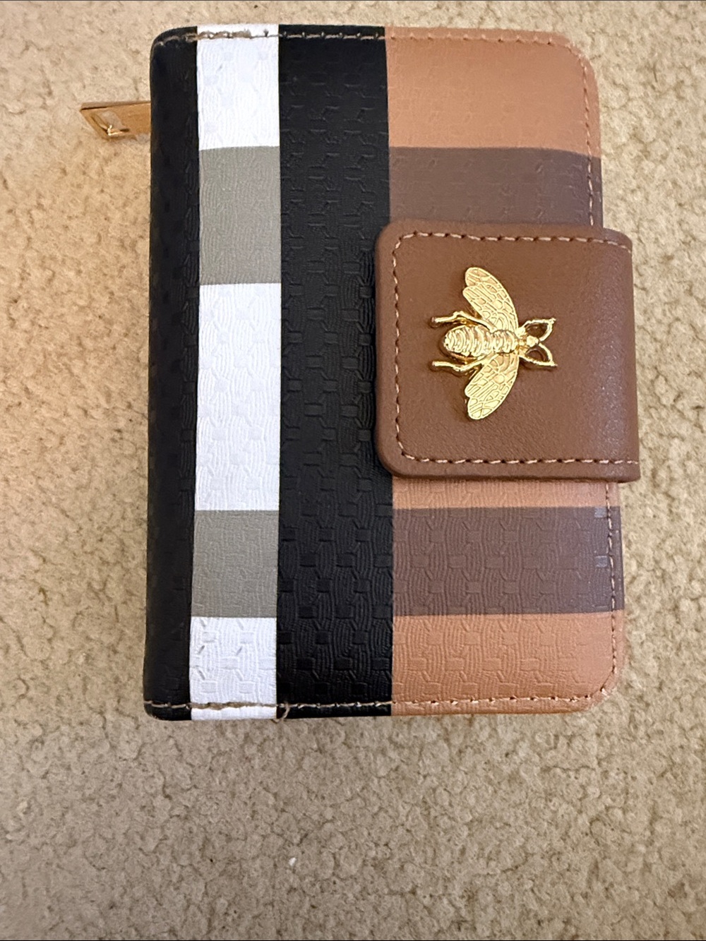 Plaid wallet